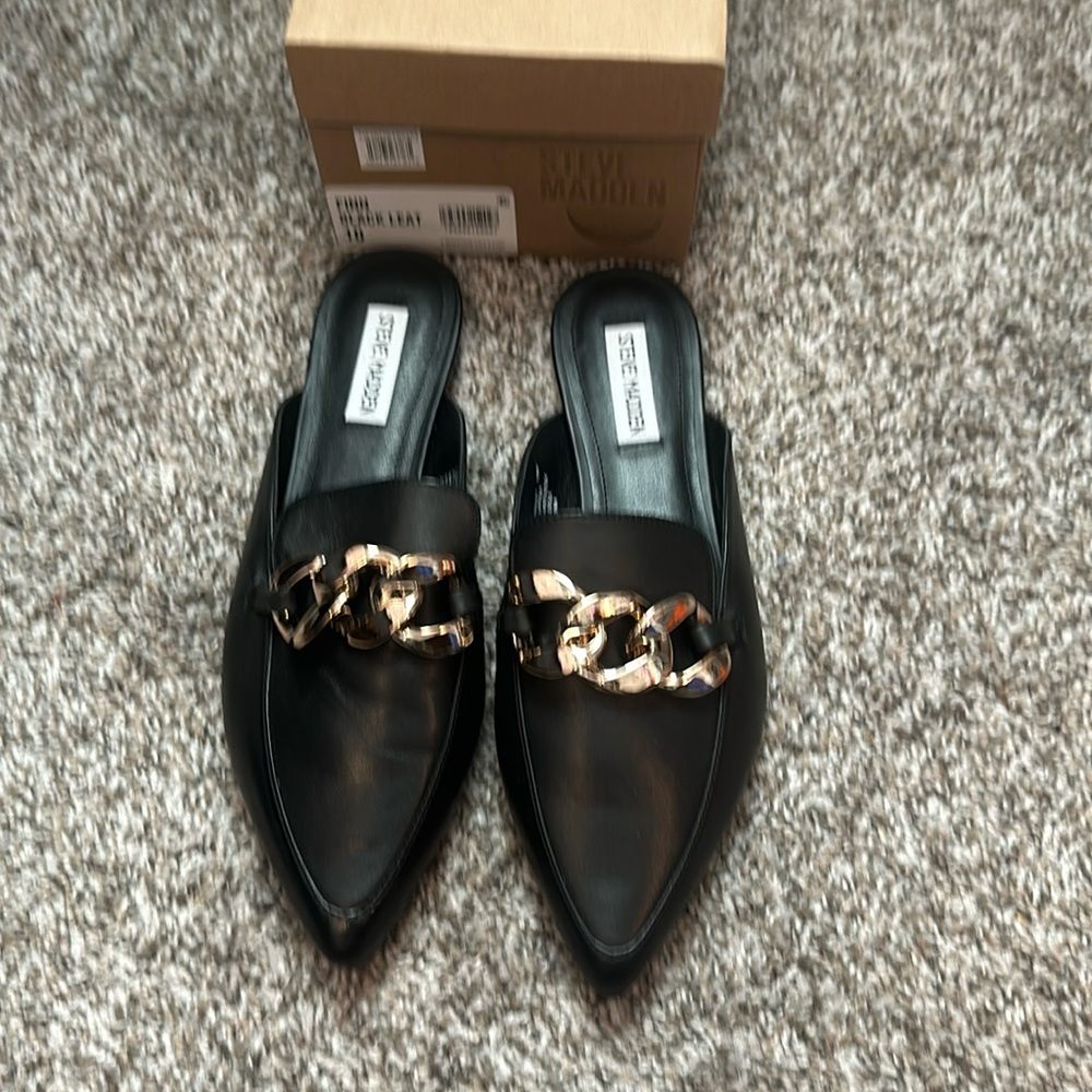 Steve Madden slip on shoes - size 10 never been worn